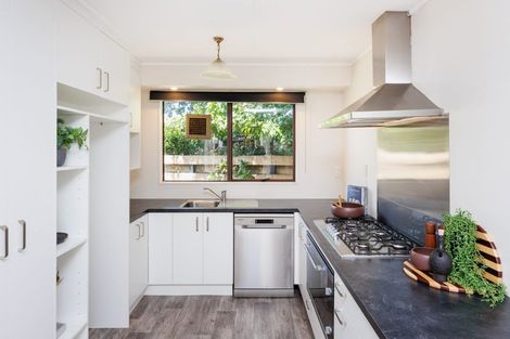 Photo of property in 3 Escort Grove, Awapuni, Palmerston North, 4412