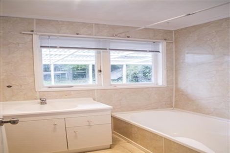 Photo of property in 3 Longburn Road, Henderson, Auckland, 0610