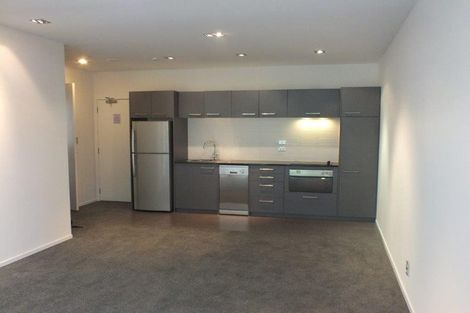 Photo of property in Shoal Haven Apartments, 212a/130 Anzac Street, Takapuna, Auckland, 0622