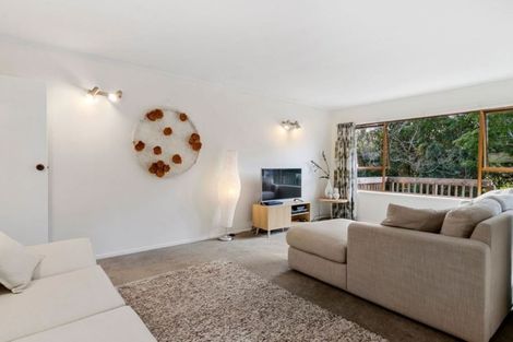 Photo of property in 2/69 Glencoe Road, Browns Bay, Auckland, 0630