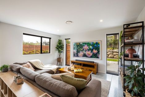 Photo of property in 16 Masters Lane, Waitara, 4320