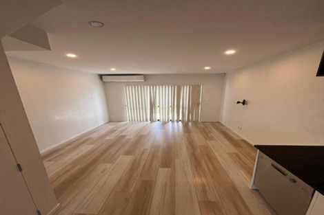 Photo of property in 7/148 Lincoln Road, Henderson, Auckland, 0610