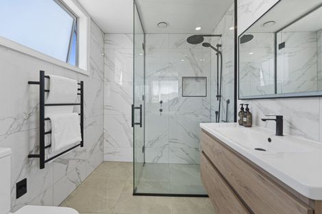 Photo of property in 118 Cutfield Road, Westown, New Plymouth, 4310