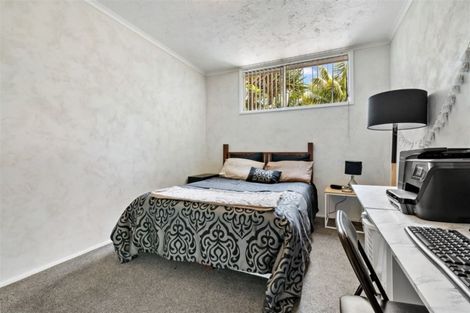 Photo of property in 8 Halldene Terrace, Red Beach, 0932