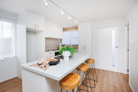 Photo of property in 34 Rhodes Drive, Kelvin Grove, Palmerston North, 4414