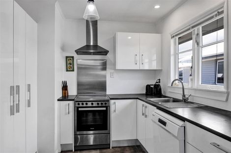 Photo of property in 60 Egmont Street, Hawera, 4610