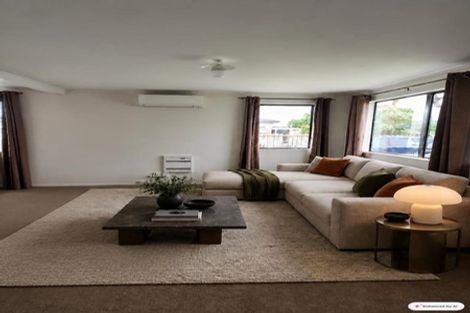 Photo of property in 1/21 Penion Drive, Flat Bush, Auckland, 2023