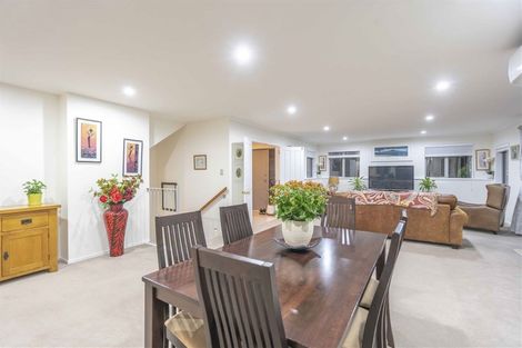 Photo of property in 13 Bintulu Place, Fairview Heights, Auckland, 0632