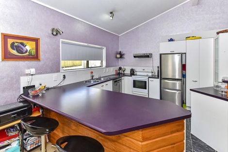 Photo of property in 17 Gleneagles Grove, Wattle Downs, Auckland, 2103