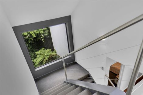 Photo of property in 9 Brockhall Lane, Avonhead, Christchurch, 8042