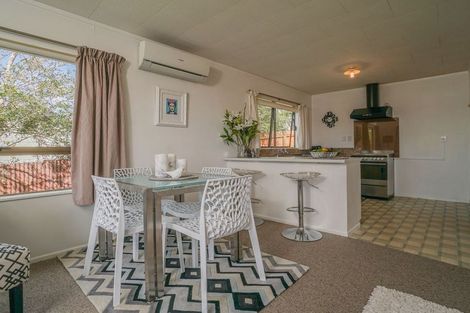 Photo of property in 2/9 Lancaster Road, Beach Haven, Auckland, 0626