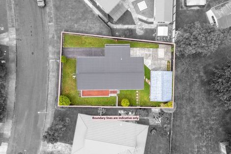 Photo of property in 15 Atarau Grove, Paraparaumu, 5032