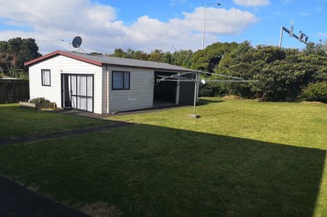 Photo of property in 10 Crawford Avenue, Mangere Bridge, Auckland, 2022