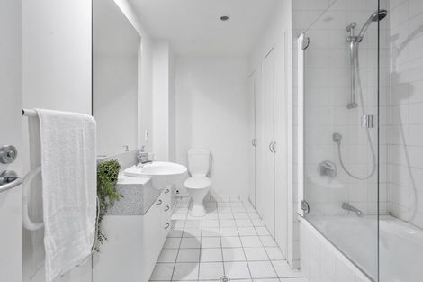 Photo of property in Terrace Heights Apartments, 3c/163 The Terrace, Wellington Central, Wellington, 6011