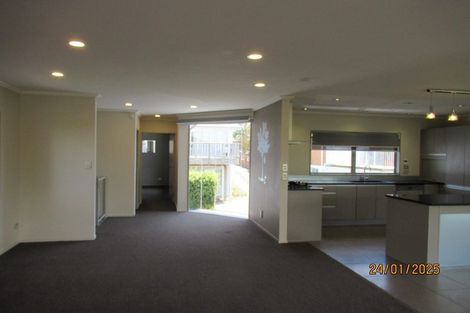 Photo of property in 4313a Great North Road, Glendene, Auckland, 0602