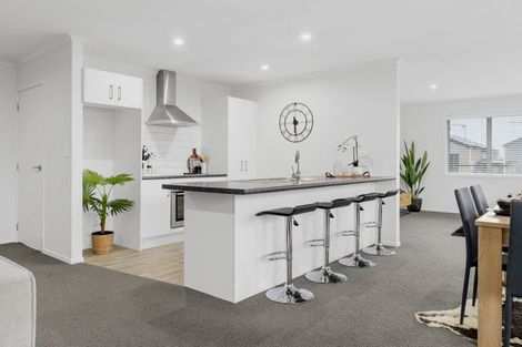 Photo of property in 14 Faber Place, Rototuna North, Hamilton, 3210