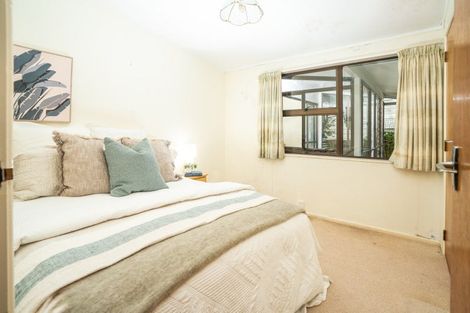 Photo of property in 56 Hazlewood Avenue, Karori, Wellington, 6012