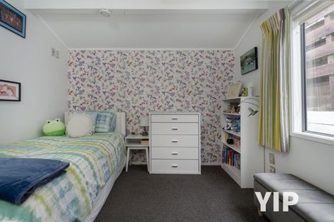 Photo of property in 8 Gow Street, Newlands, Wellington, 6037