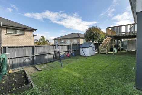 Photo of property in 2/622 East Coast Road, Pinehill, Auckland, 0630