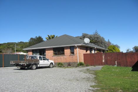Photo of property in 1 Warburton Street, Karoro, Greymouth, 7805