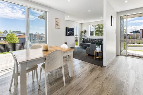 Photo of property in 11 Waikohi Avenue, Glenbrook, Waiuku, 2681