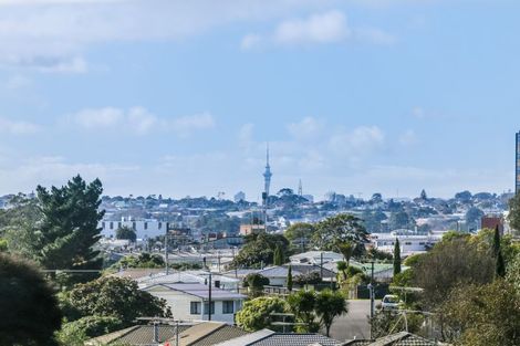 Photo of property in 4/16 Willerton Avenue, New Lynn, Auckland, 0600
