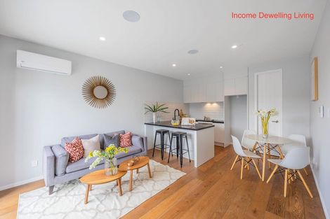 Photo of property in 14 Madden Avenue, Kumeu, 0810