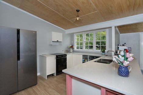 Photo of property in 89 Bridge Street, Bulls, 4818