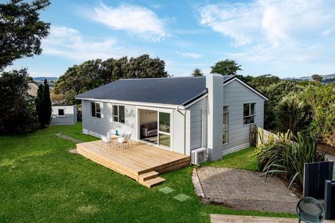 Photo of property in 4 Taupiri Crescent, Titahi Bay, Porirua, 5022