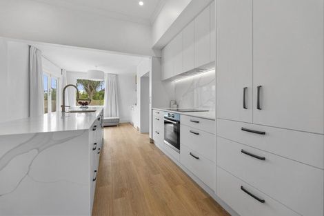 Photo of property in 19 West Avenue, Saint Clair, Dunedin, 9012