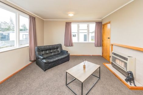 Photo of property in 35 Matipo Street, Castlecliff, Whanganui, 4501