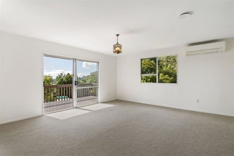 Photo of property in 27 Trias Road, Totara Vale, Auckland, 0629