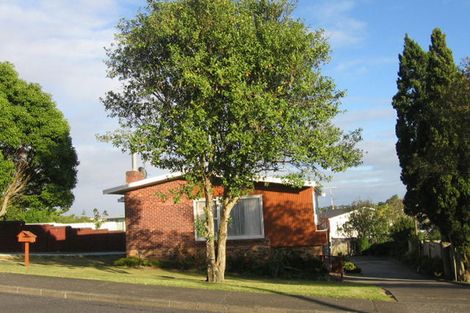 Photo of property in 17 Anne Road, Hillcrest, Auckland, 0627