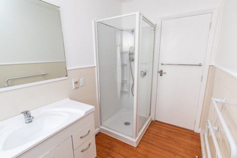 Photo of property in 101 Kenmore Street, Newlands, Wellington, 6037