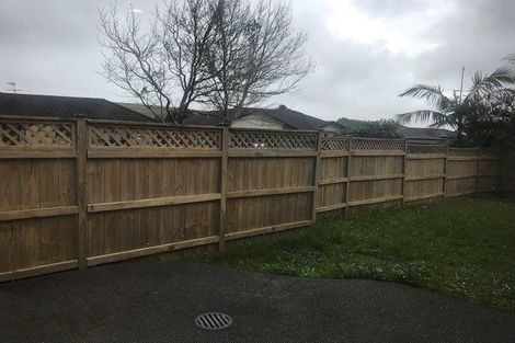 Photo of property in 1 Belcoo Crescent, East Tamaki, Auckland, 2013