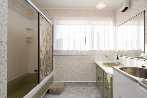 Photo of property in 6a Seaview Crescent, Picton, 7220