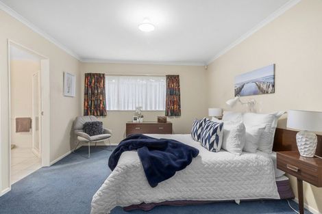 Photo of property in 139 Woodman Drive, Tawa, Wellington, 5028