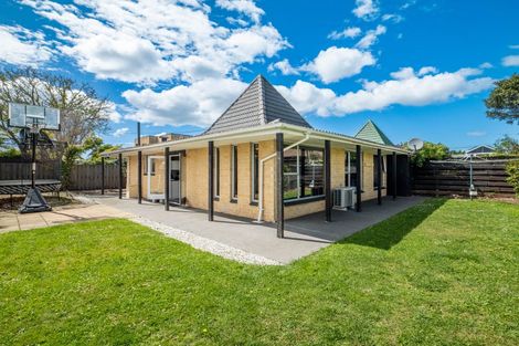 Photo of property in 2/31 Taylors Avenue, Bryndwr, Christchurch, 8052