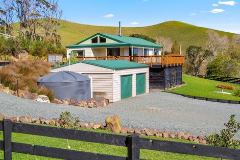 Photo of property in 598a Oneriri Road, Kaiwaka, 0573