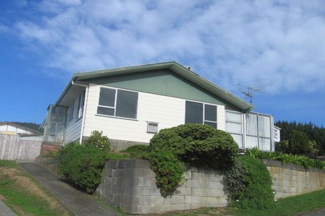 Photo of property in 11 Japonica Crescent, Ranui, Porirua, 5024