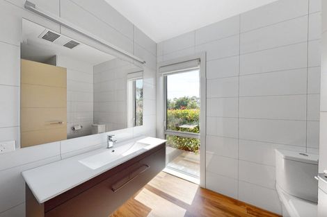 Photo of property in 98 Oxford Street, Martinborough, 5711