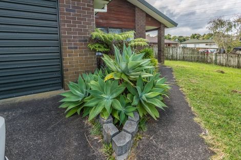 Photo of property in 5 Sherpa Place, Massey, Auckland, 0614