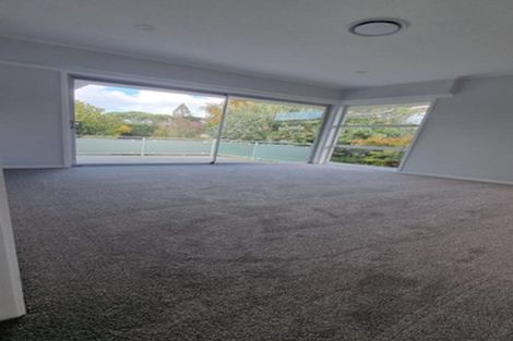 Photo of property in 4 Kerrymaria Place, Hillcrest, Auckland, 0627