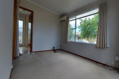 Photo of property in 1/3 Taikata Road, Te Atatu Peninsula, Auckland, 0610
