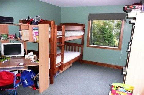 Photo of property in 52 Tram Valley Road, Swanson, Auckland, 0614