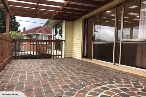 Photo of property in 20 Vodanovich Road, Te Atatu South, Auckland, 0610