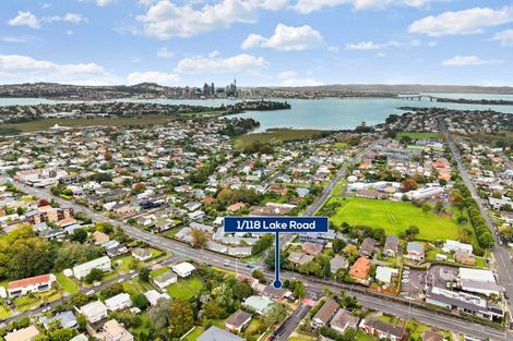 Photo of property in 1/118 Lake Road, Belmont, Auckland, 0622
