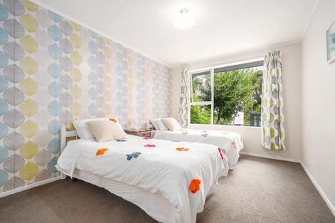 Photo of property in 4 Rokewa Way, Paparangi, Wellington, 6037