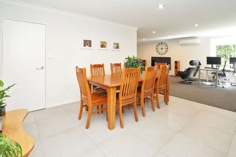 Photo of property in 15 Halcione Close, Flagstaff, Hamilton, 3210