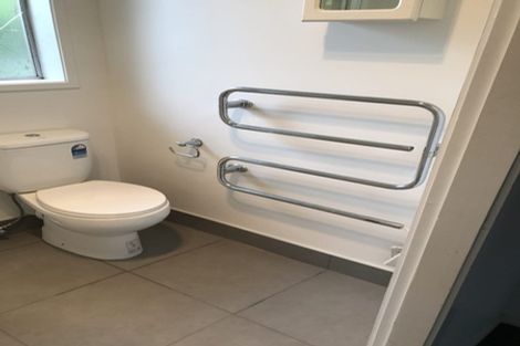 Photo of property in 1/4 Pemberton Avenue, Bayview, Auckland, 0629